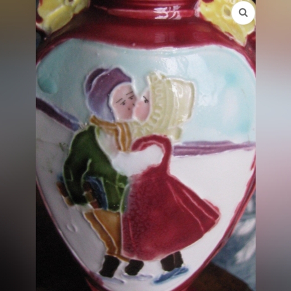 Vtg. German or Austrian MAJOLICA HANDLED VASE: Couple Kissing,5.75",#9793 - Picture 6 of 8